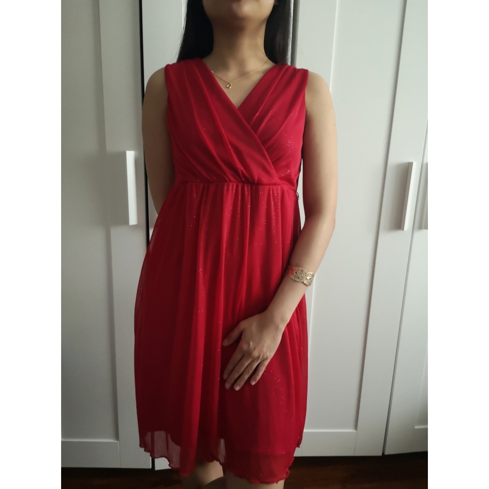 SOLD | Red sparkly dress ✨